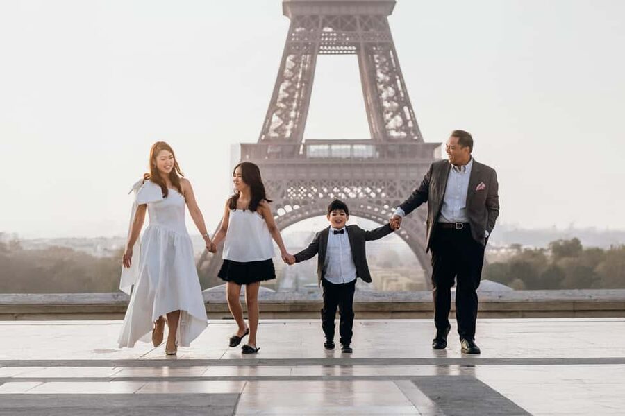 Paris: Private Eiffel Tower Photoshoot for Couples & Family - Where the Shoot Starts: Place du Trocadéro and Palais Chaillot Stairs
