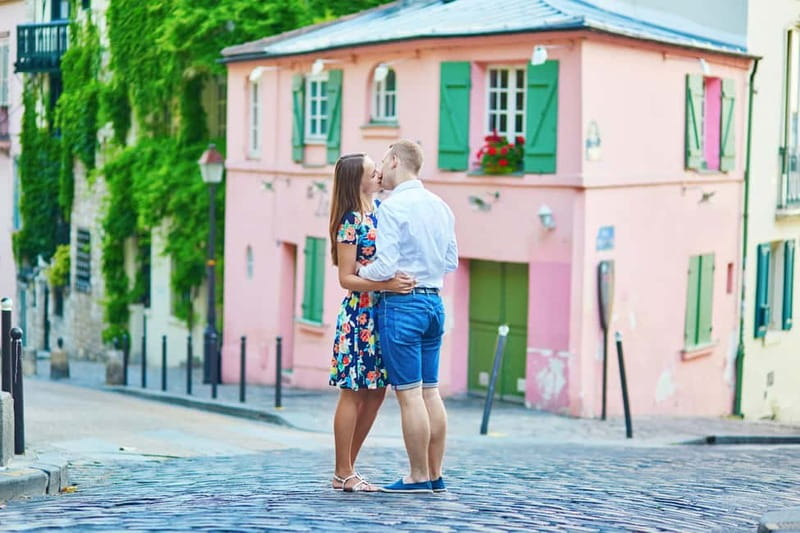 Paris: Private Montmartre Photoshoot with Parisian Charm - Meeting at Buste de Dalida and getting into rhythm