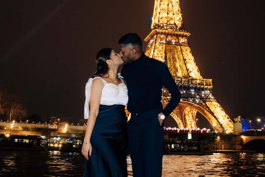 Paris: Private Photo Shoot in Two Locations - Why this two-spot private shoot fits Paris so well