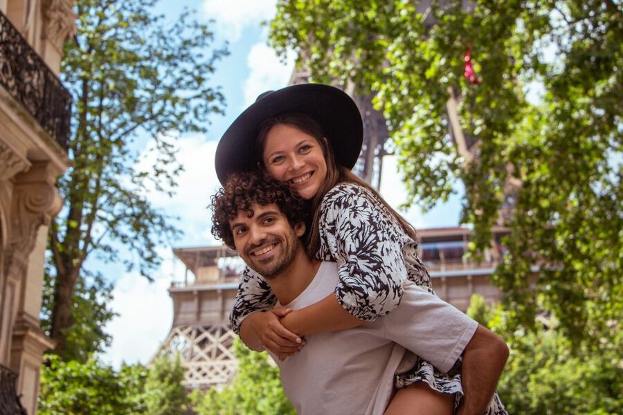 Paris: Private Photoshoot at the Eiffel Tower - Posing guidance that makes the camera feel less scary
