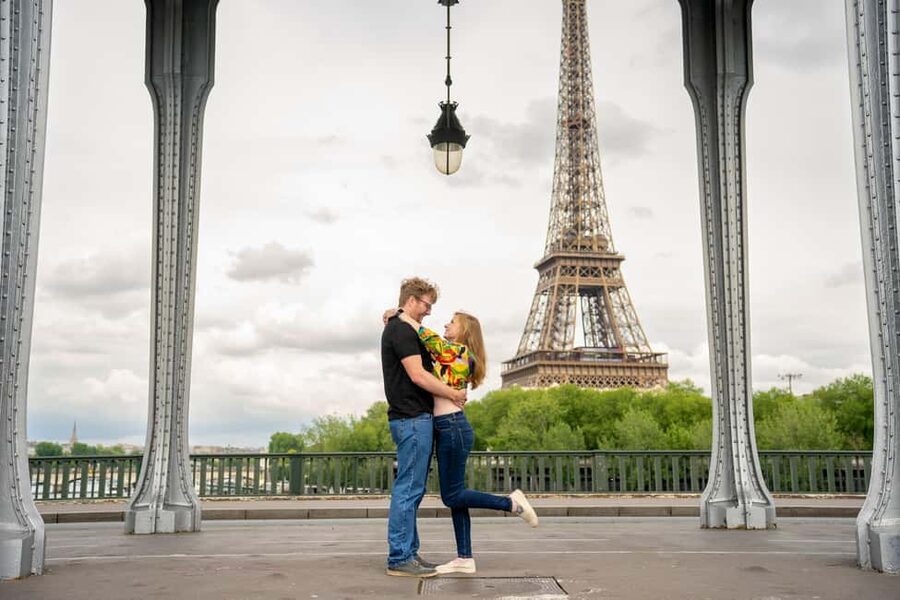 Paris: Private Photoshoot at the Eiffel Tower - Who this private Eiffel Tower shoot is best for