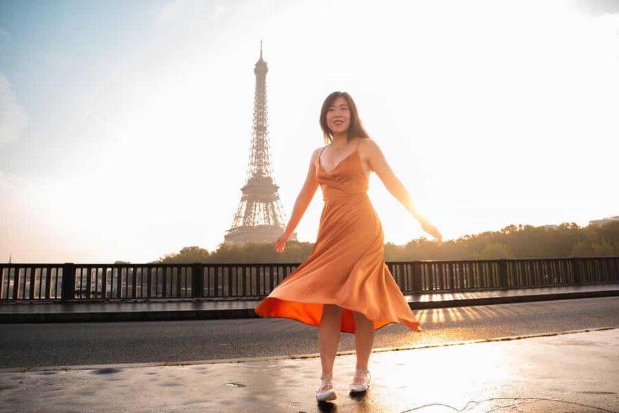 Paris: Private Photoshoot Near Eiffel Tower 55 Photos - Price and value: why $100 for up to 2 people can beat DIY