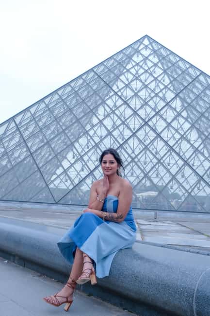 Paris: Private Photoshoot Outside the Louvre Museum - The Louvre photo stop: where the magic happens