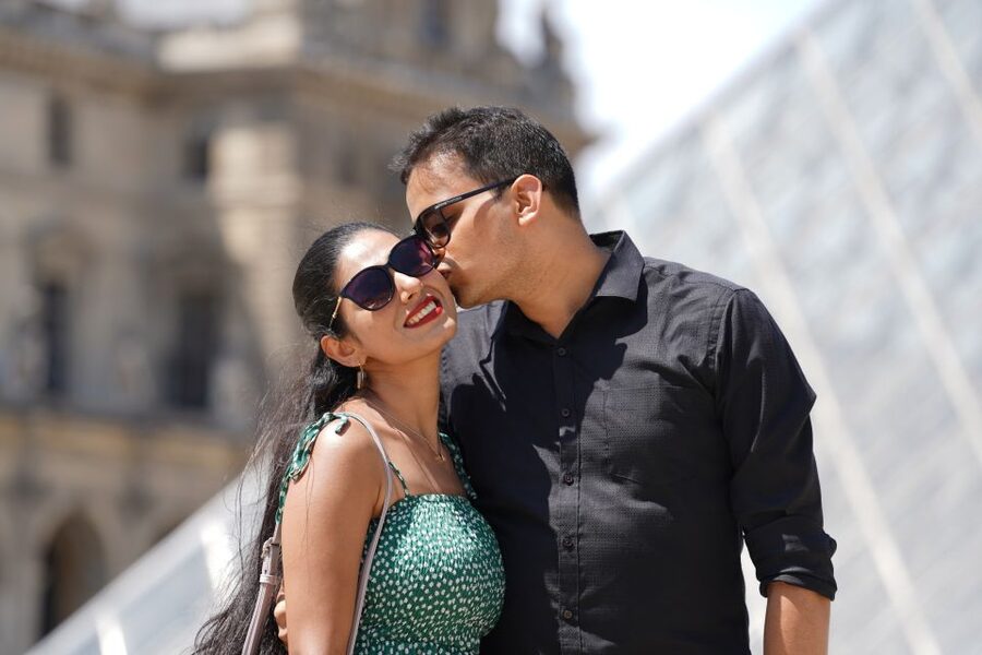 Paris: Private Photoshoot Outside the Louvre Museum - Price value: why $69 can make sense for a group