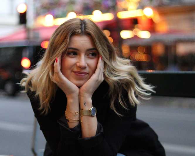 Paris: Private photoshoot with a Professional - Where the session starts: Avenue de Camoens to your first Eiffel Tower angle
