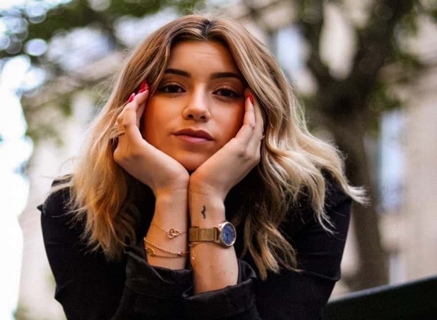 Paris: Private photoshoot with a Professional - Price and logistics: judging the $94-per-person value
