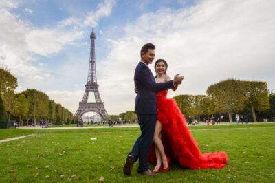 Paris: Private Professional Photo Shoot - From Eiffel Tower Icons to Montmartre Stairways: Where Your Photographer Will Take You