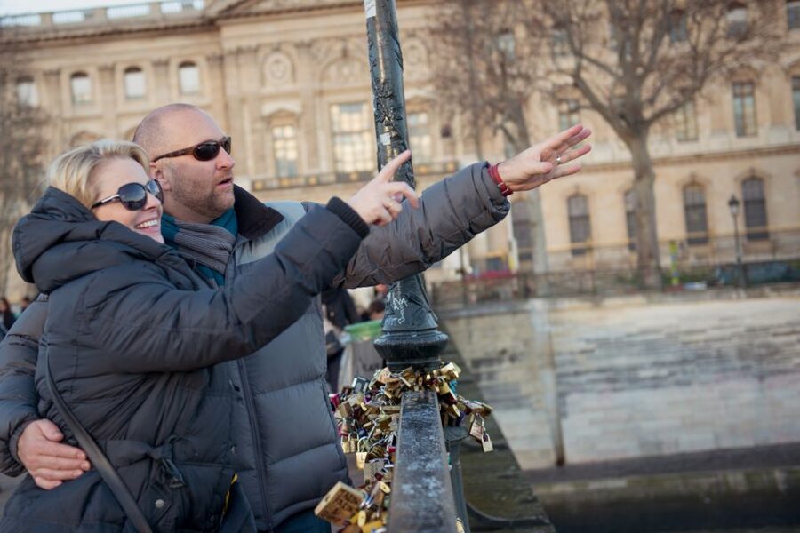 Paris: Private Professional Photo Shoot - Price for a Private Session Up to 4 (and Sometimes More)