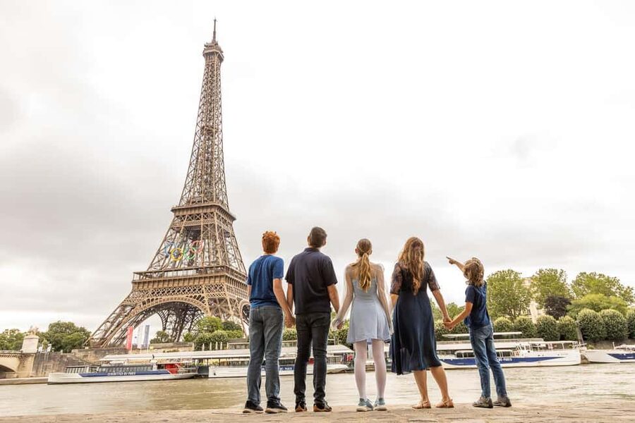 Paris: Professional Photoshoot - Pont de Bir-Hakeim to Trocadéro: why this route works