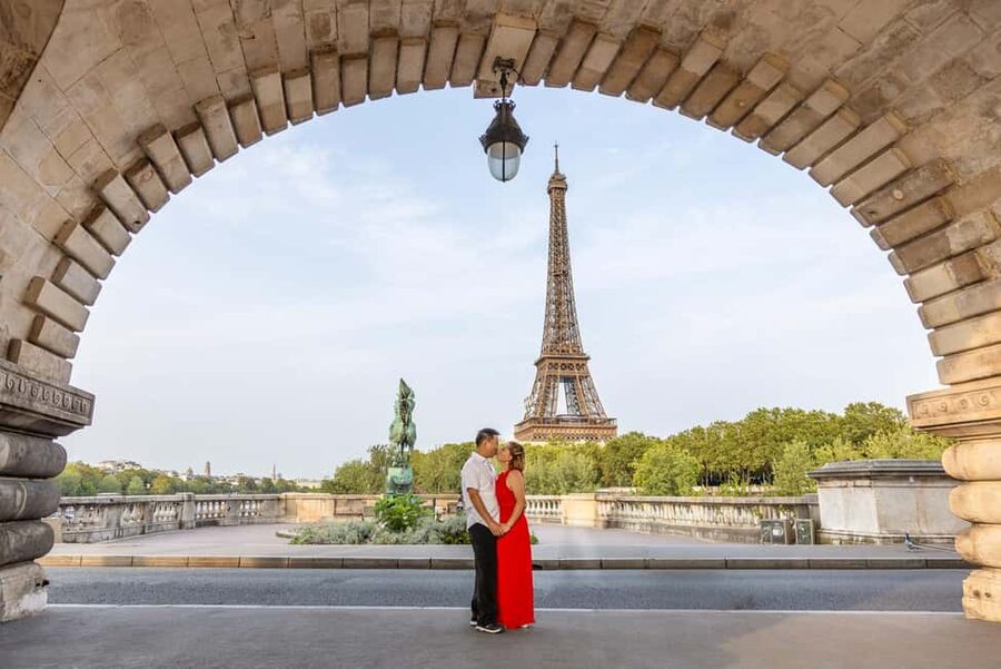 Paris: Professional Photoshoot - Posing guidance that makes portraits look natural