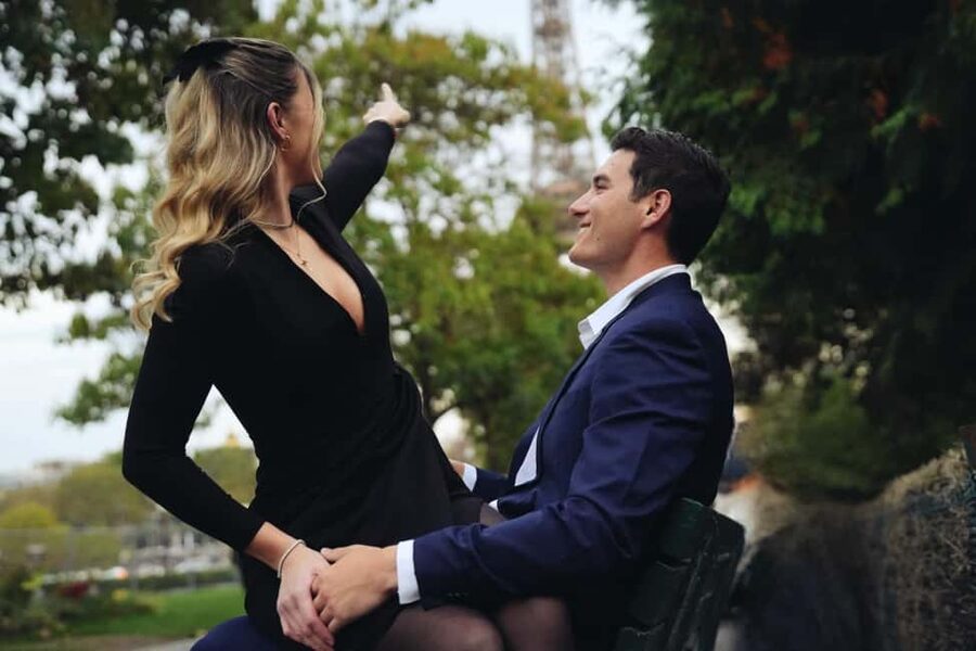 Paris: Professional Photoshoot by the Eiffel Tower - Trocadéro Gardens: your classic Eiffel Tower backdrop