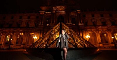 Paris: Professional Photoshoot with 300+ Photos + 1 present - Picking your backdrop: Eiffel Tower, Arc de Triomphe, Louvre, or anywhere
