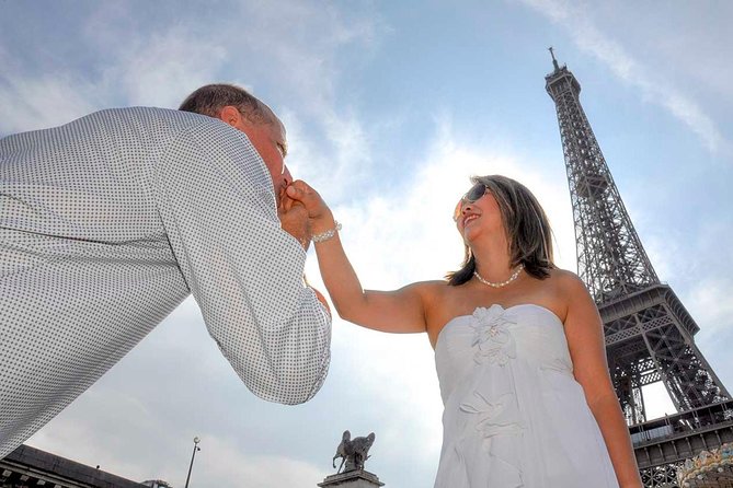 Paris Renew Your Wedding Vows Experience with Professional Photographer - The Ceremony Moment: Celebrant-Led Vows, Optional Rings, and Real Emotion