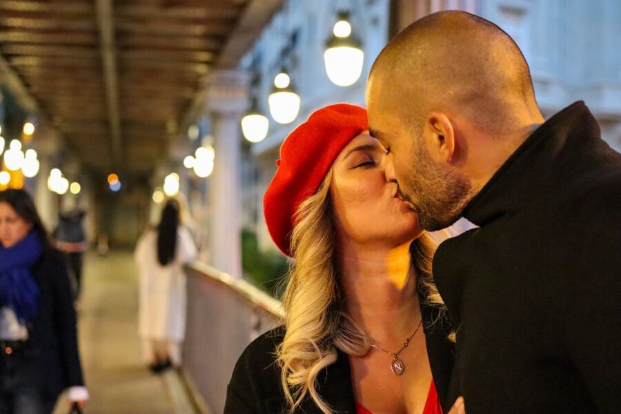 Paris: Romantic Photoshoot for Couples - Eiffel Tower couples photos that feel easy (and photo-ready)