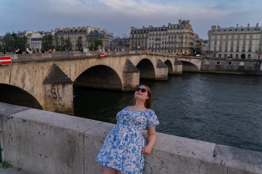 Paris:sunset photoshoot in ❤️️ of Paris- Louvre Orsay Eiffel - Communication and Comfort: The Human Side Matters