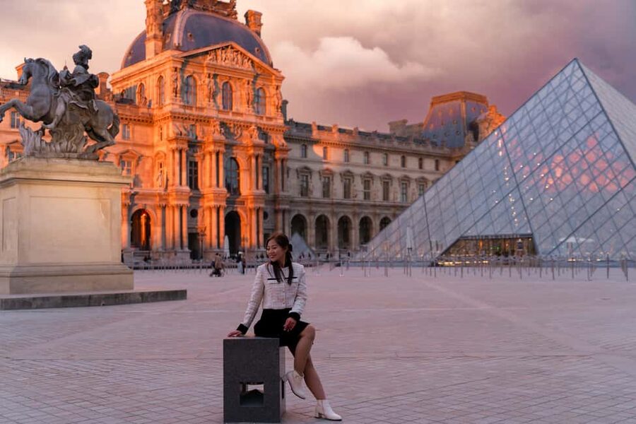 Paris:sunset photoshoot in ❤️️ of Paris- Louvre Orsay Eiffel - What 15 Minutes Really Means for Your Photos