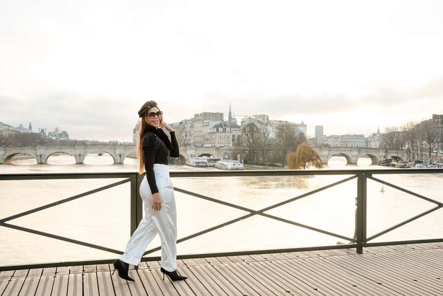 Paris: The Essentials, Private Photoshoot - Eiffel Tower Shoot: A Focused 45 Minutes at a Global Icon