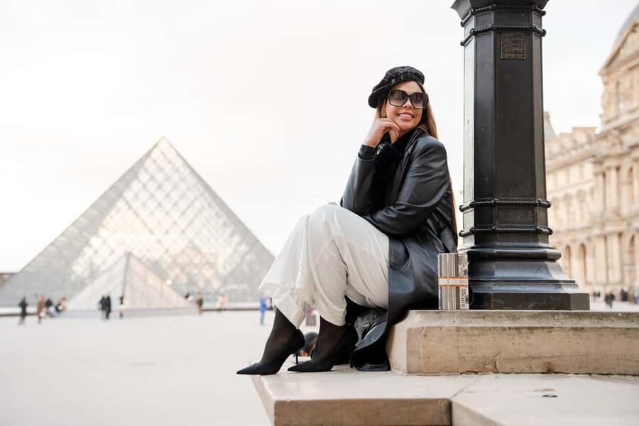 Paris: The Essentials, Private Photoshoot - Seine River Stop and Finishing at Trocadéro: The Classic Angle