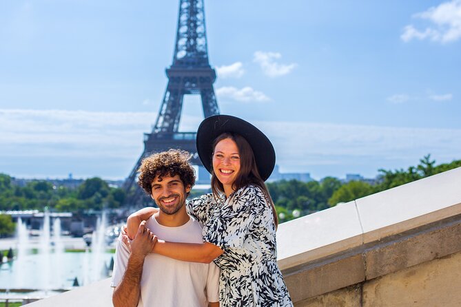Paris: Your Own Private Photoshoot at the Eiffel Tower - Picking the Right Spot in Crowds Without Losing Your Cool