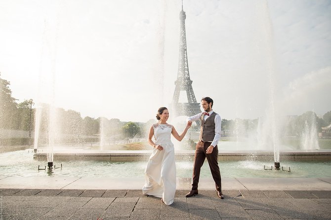 Parisian Life Style Private Photo Shoot at Eiffel Tower - Crowds, Wind, and Paris Road Chaos: How This Shoot Stays Practical