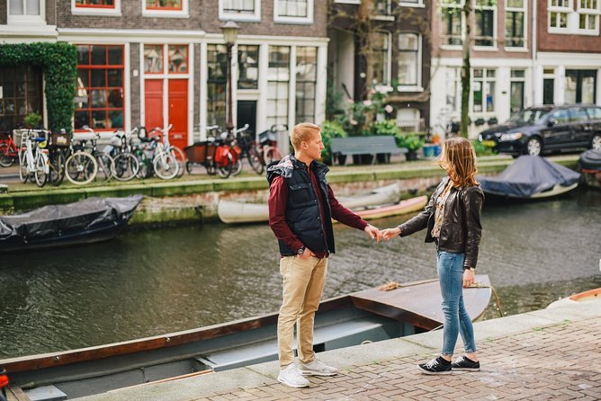 Personal Travel and Vacation Photographer Tour in Amsterdam - Picking a neighborhood route without wasting time