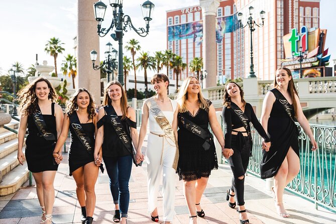 Personal Travel and Vacation Photographer Tour in Las Vegas - Time management: smart dress code, quick decisions, and moving fast in Vegas