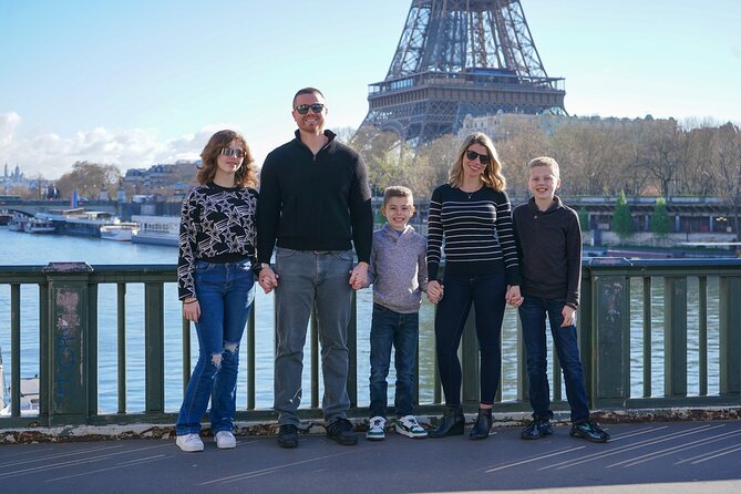 Photo Session in Paris - Photographer at the Eiffel Tower - Phineas-Style Direction: Poses That Don’t Feel Fake