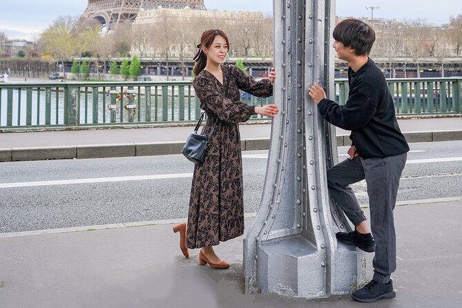 Photo Session in Paris - Photographer at the Eiffel Tower - What You’ll Receive: 24-Hour Link, 72-Hour Retouching