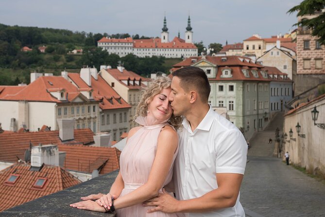 Photo Shoot for couple in Prague - What Julia Kazakova does best: posing help that doesn’t feel forced