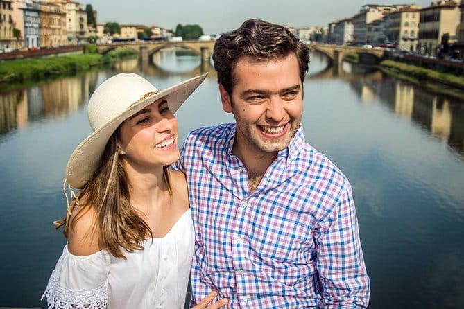 Photo Shoot in Florence with a Professional Photographer - Ponte Vecchio: getting a world-famous shot without the stress