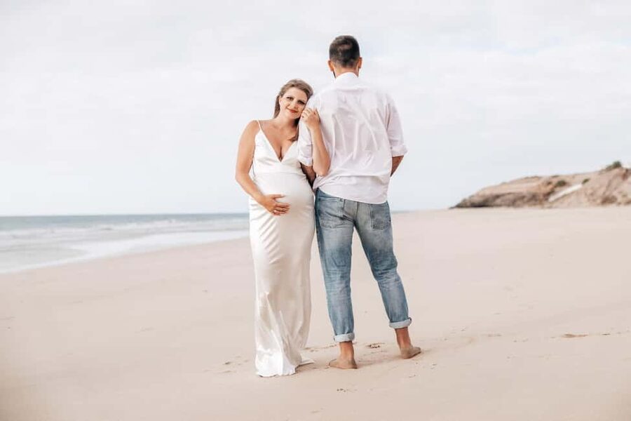Photo shoot in Fuerteventura (south) with a professional photographer for special holiday moments - What the 45 Minutes Feel Like: Relaxed, Wind-First, Naturally You