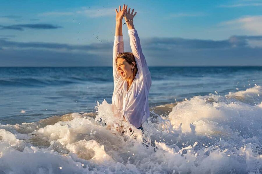 Photo shoot in Fuerteventura (south) with a professional photographer for special holiday moments - Editing, the Online Gallery, and What You Should Expect to Receive