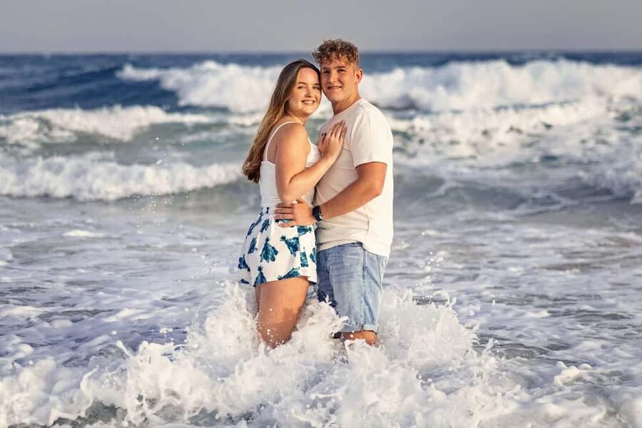 Photo shoot in Fuerteventura (south) with a professional photographer for special holiday moments - Price and What You Actually Get for Up to 4 People