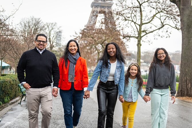 Photo shoot in the Eiffel Tower area - What Makes This Shoot Feel Personalized (Not Scripted)