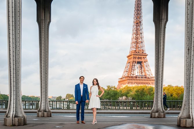 Photo shoot in the Eiffel Tower area - Photo Package Math: 20 Edited Photos and Picking Your Favorites