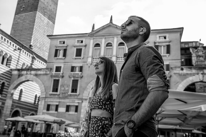 Photo Shoot in Verona: Capture Your Love Story in Pictures - Juliet area to cobblestones: choosing backdrops that flatter