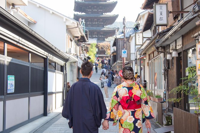 Photo Shoot with a Private Vacation Photographer in KYOTO, JAPAN - Pontocho: for Kyoto atmosphere and street-level storytelling