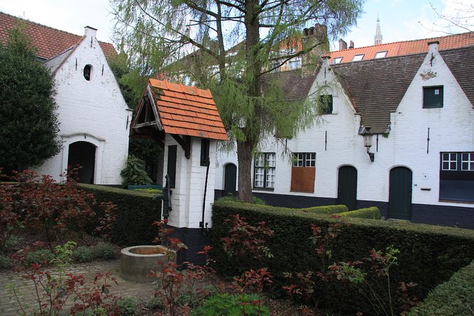 Photo Tour "Jan van Eyck" - Getting better fast: the guide’s photo direction (and why it helps)