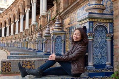 Photo Tour Session in Seville - Posing vs. candid: the strategy behind getting photos you’ll keep