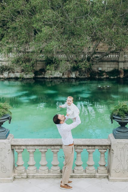 Photographer in Barcelona - Solo, couples, vows, and families: the session adapts to your story