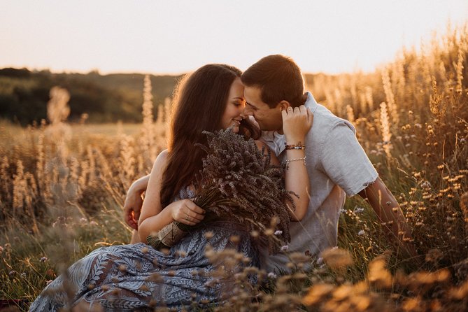 Photographer in Prague - Couple, engagement & portrait photoshoot - Pre-shoot planning: what you decide before you meet at Malá Strana