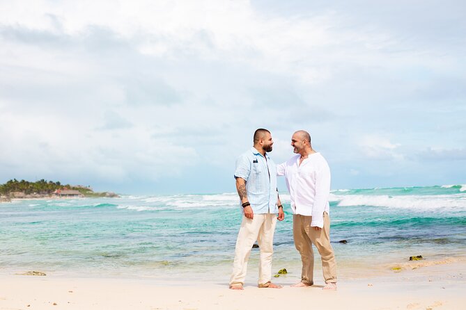Photographer, Professional Photo Shoot - Cancun - Posing Without Stress: What the Photographer Does for You