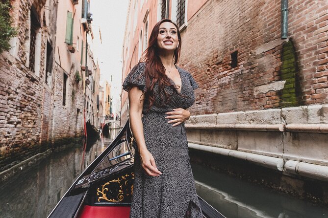 Photographer, Professional Photo shoot - Venice - Transportation and Venice Logistics: The Part You Should Plan Early