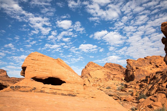 Photographer's Dream: Valley of Fire Hiking Tour - Mouse’s Tank Canyon: easy walking with real petroglyph moments