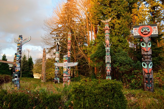 Photography & Hiking in Nature - A Vancouver photo hike that strings forests to seawall to sunset