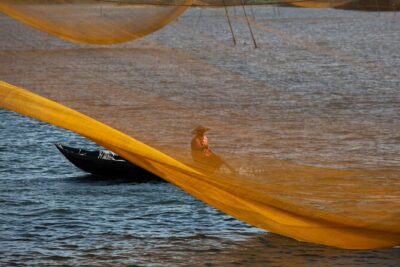Photography Tour Hoi An Fishing Nets - Boat time on the Thu Bon River: casting, catching, and motion
