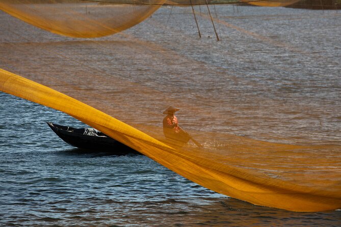 Photography Tour Hoi An Fishing Nets - Boat time on the Thu Bon River: casting, catching, and motion