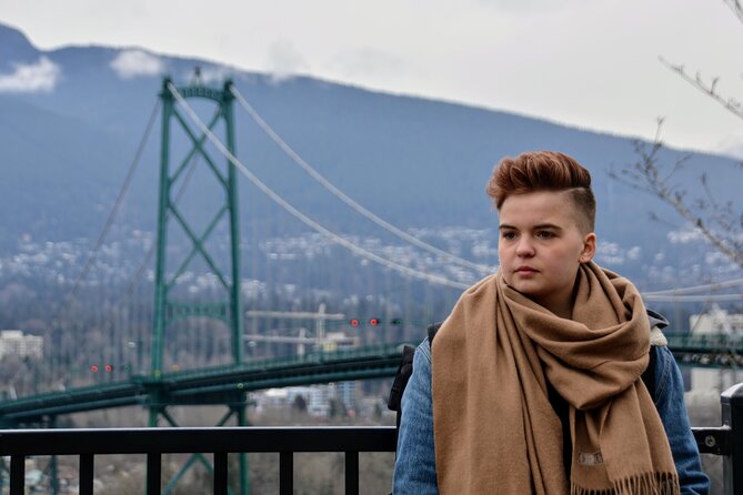 Photography & Walk in Stanley Park - Stop 1: Brockton Point Totem Pole Start With Scale and Story