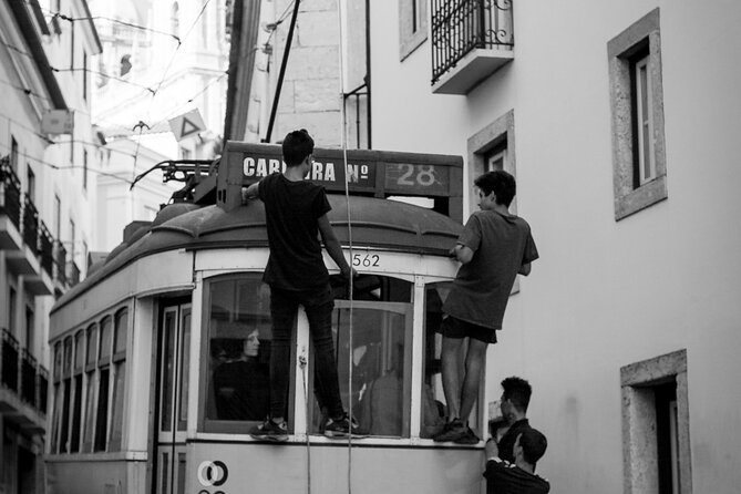 Photography Workshop-Tour in Alfama - Lisbon - Two Hours in Alfama: Turning Narrow Streets Into Strong Frames