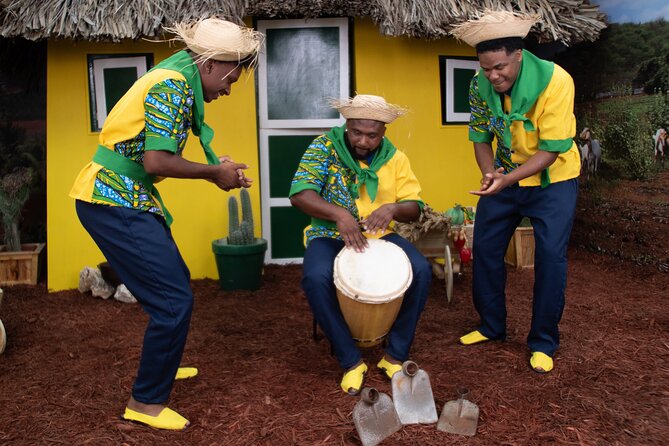 Photoshoot Activity with Traditional Curacao Attire - The welcome and fitting: wearing the outfit is half the experience